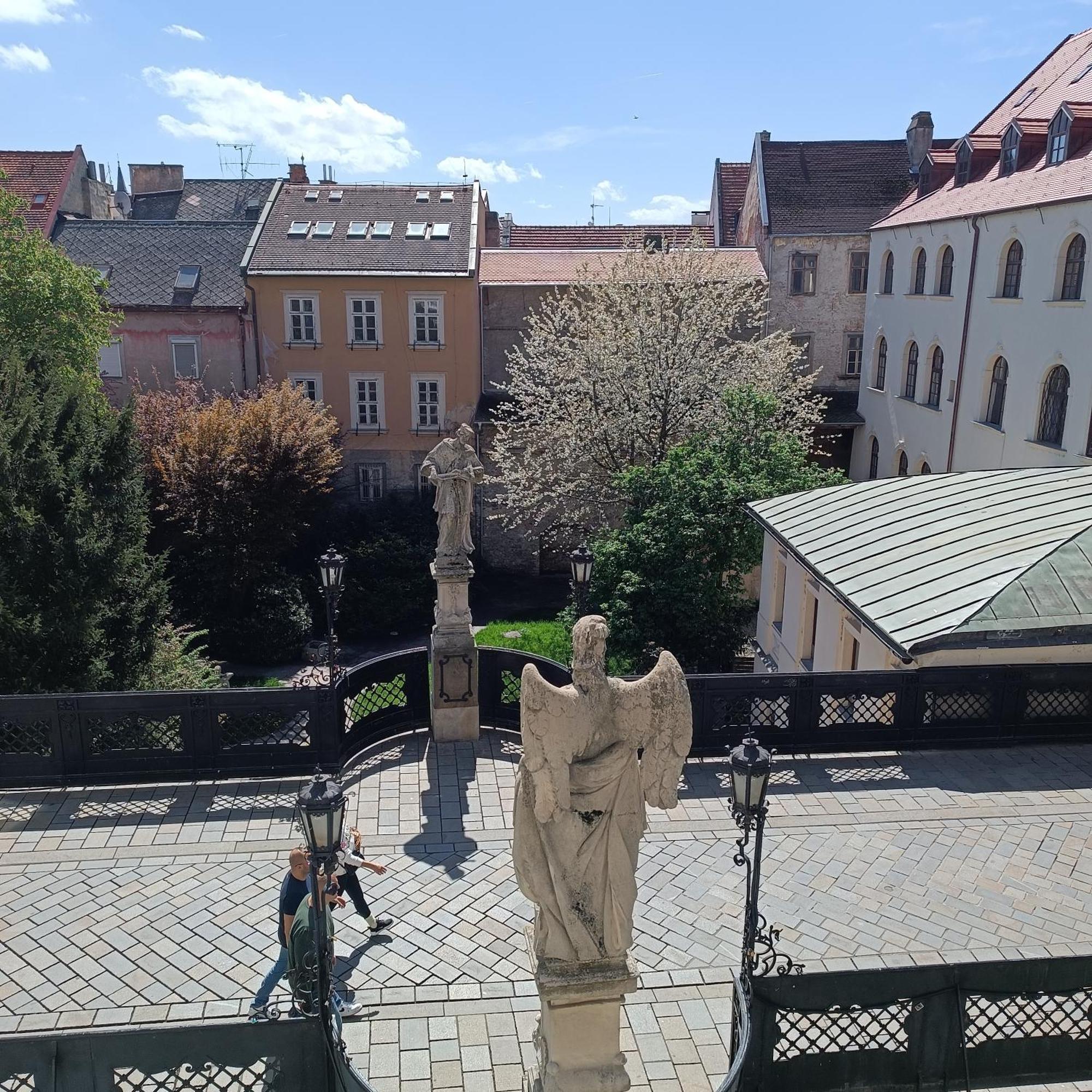 Krasny Byt S Vyhladmi V Historickom Centre Братислава Екстер'єр фото
